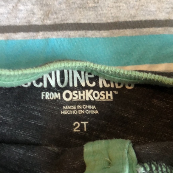 Bundle of boys tops - Picture 2 of 11